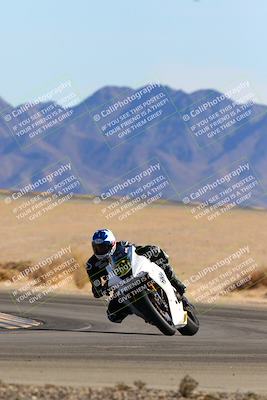 media/Jan-08-2022-SoCal Trackdays (Sat) [[1ec2777125]]/Turn 4 (1145am)/